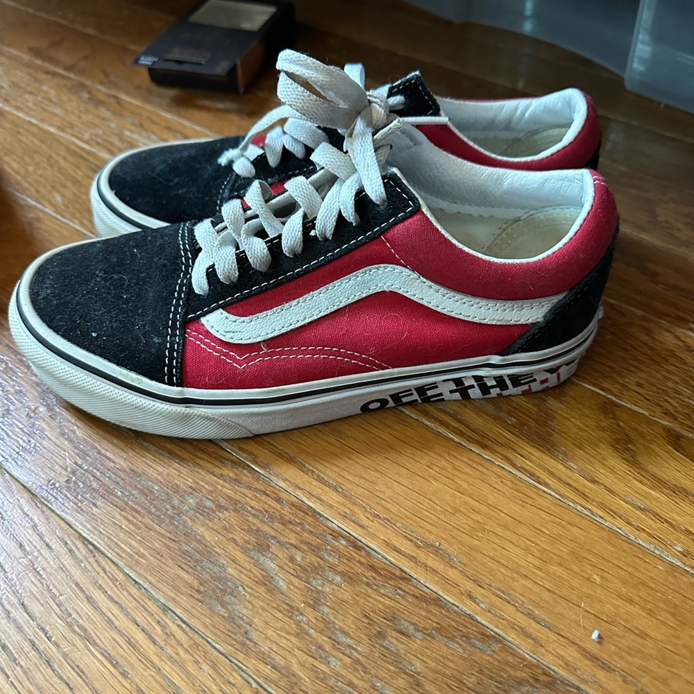 Vans-Off the Wall Size 4.5